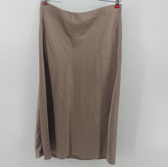 J. Crew Gwyneth slip Midi skirt Size Small THE go-to short. Warm Boulder - Picture 4 of 6